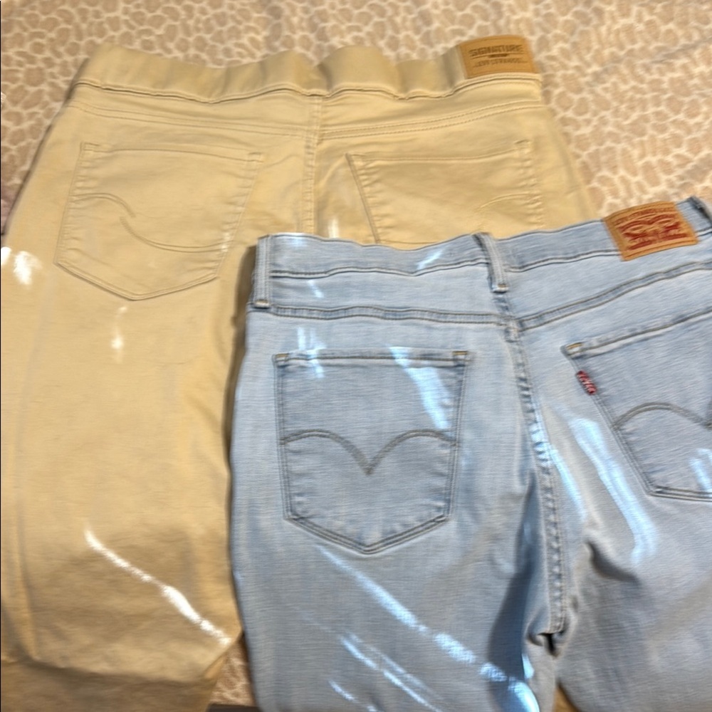 Levi's Women's Jeans - Light Blue and Beige